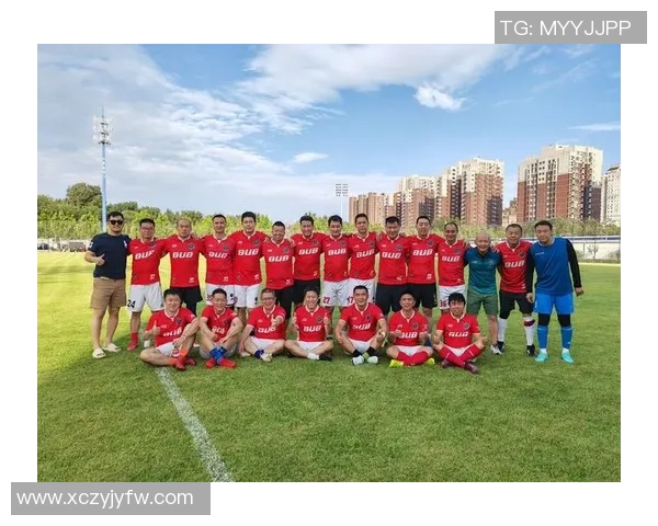 足球明星齐聚一堂组队踢球精彩瞬间尽在此图分享